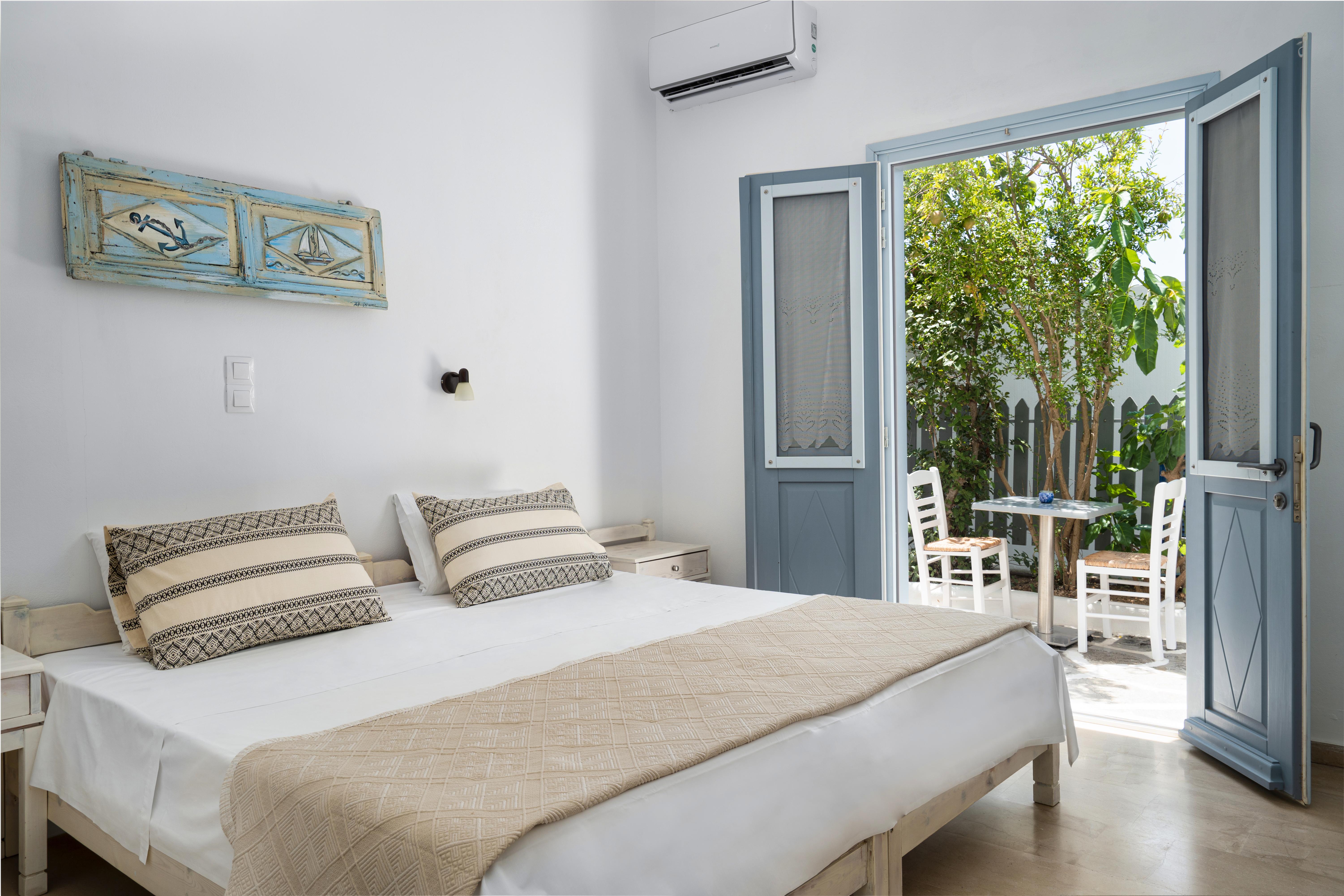 Hotel Iris เนาซา ภายนอก รูปภาพ